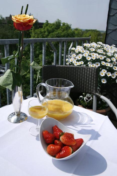 Regina -garni 3*